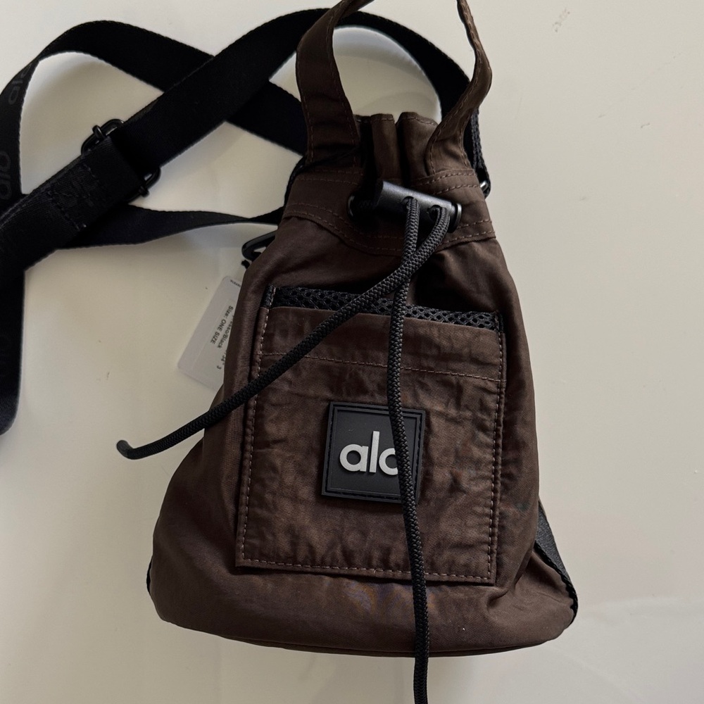 ALO Yoga Dark Brown Belt Bag